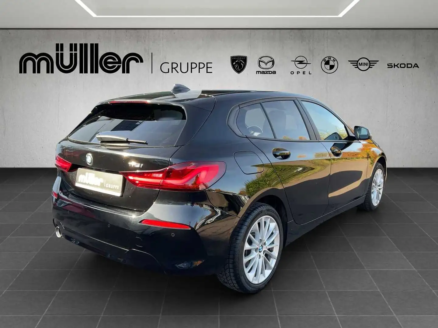 BMW 118 i Advantage Schwarz - 2