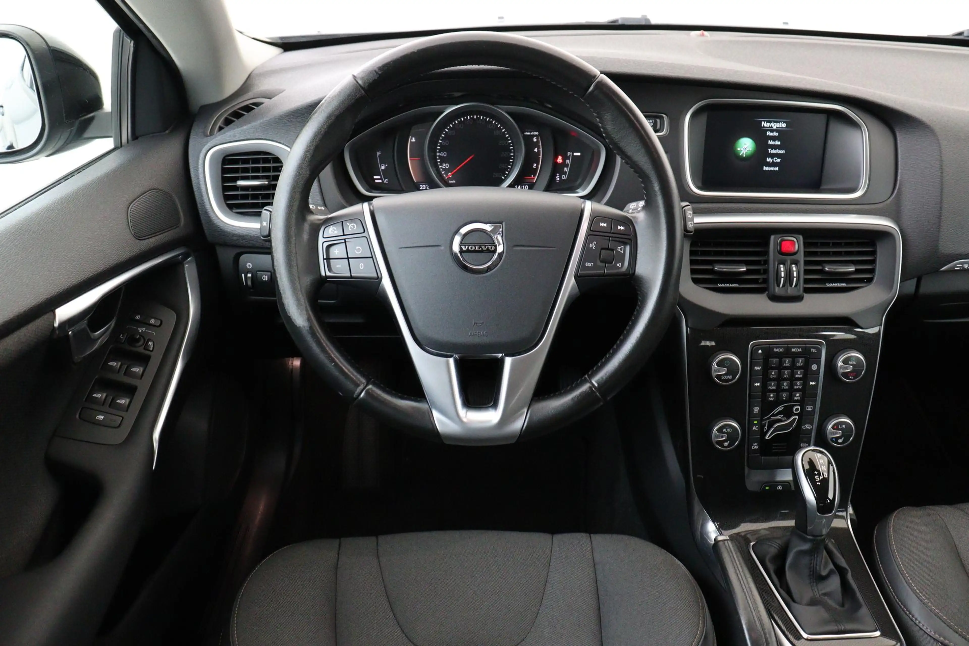 Volvo V40 Cross Country T3 AUT. NORDIC+ -CRUISE|STOELVERW.|STANDKACHEL|NAV — photo 2