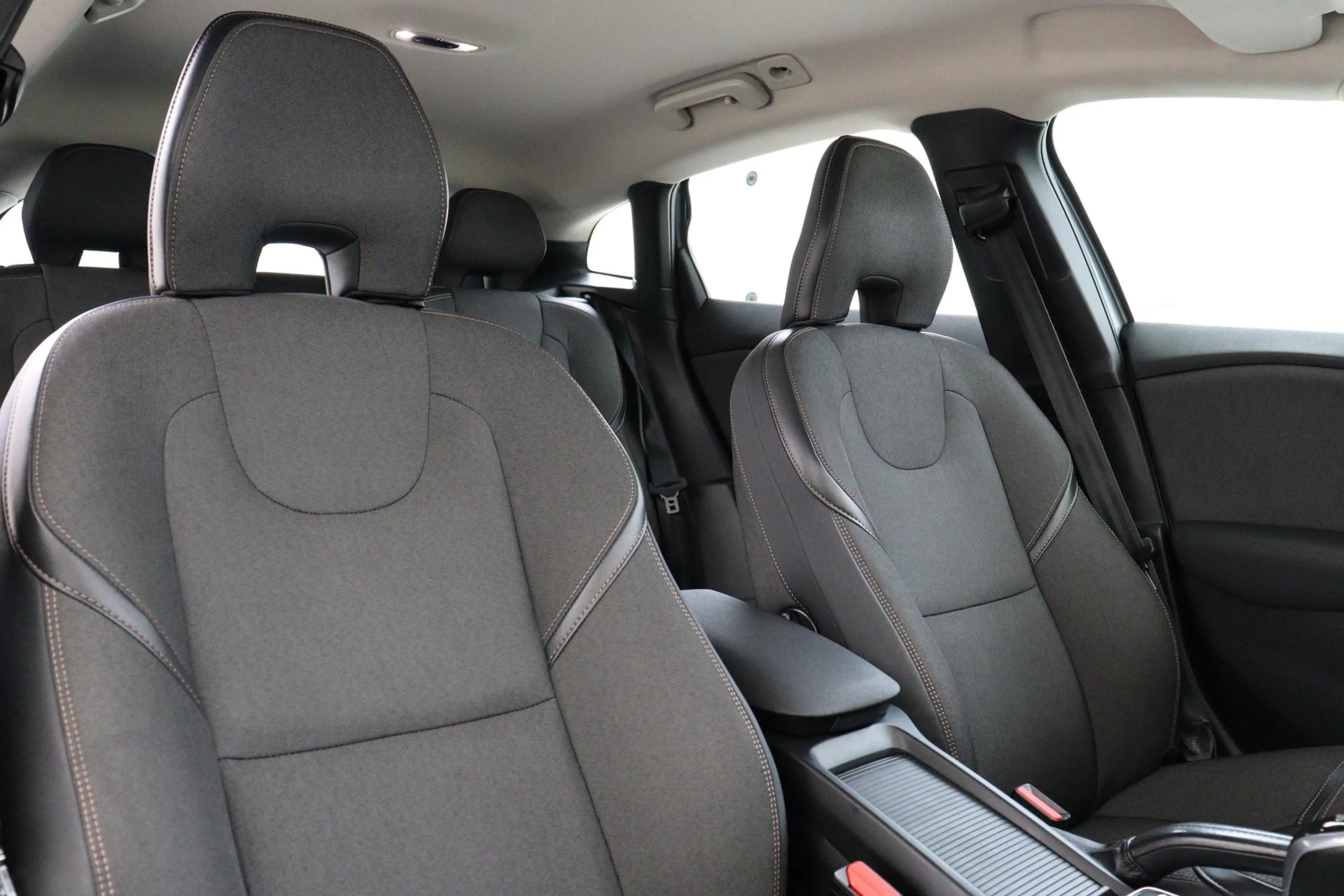 Volvo V40 Cross Country T3 AUT. NORDIC+ -CRUISE|STOELVERW.|STANDKACHEL|NAV — photo 10