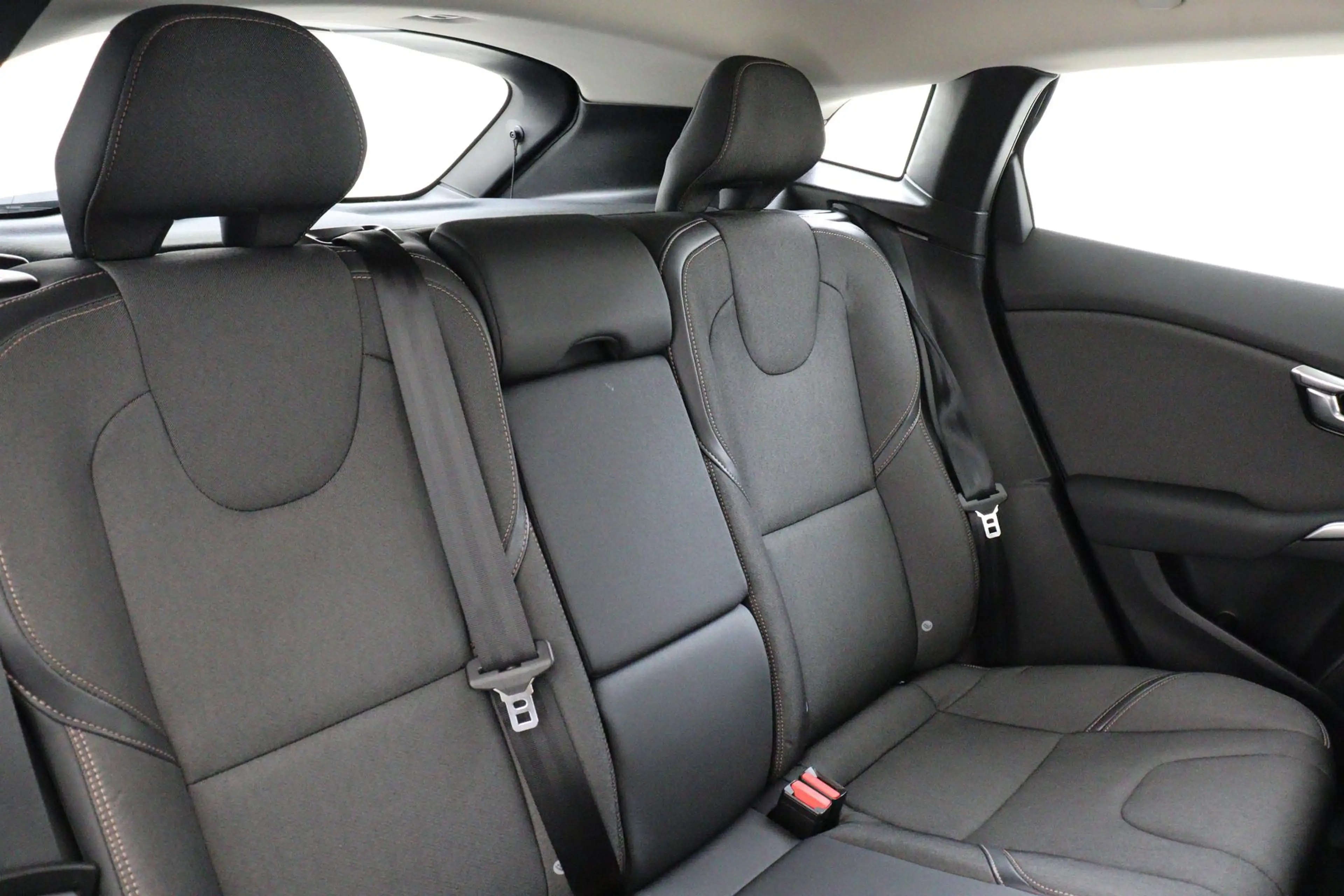 Volvo V40 Cross Country T3 AUT. NORDIC+ -CRUISE|STOELVERW.|STANDKACHEL|NAV — photo 12