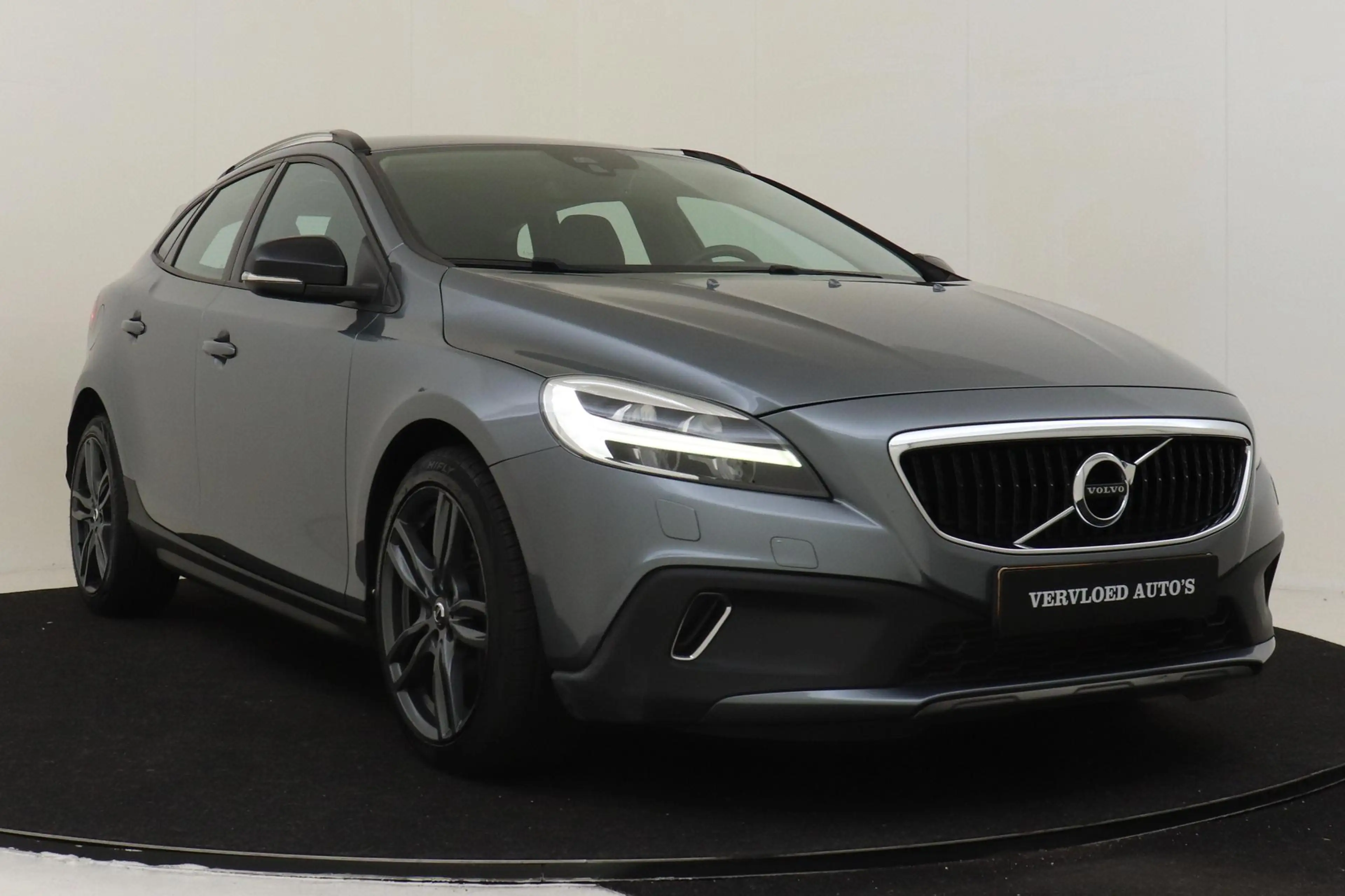 Volvo V40 Cross Country T3 AUT. NORDIC+ -CRUISE|STOELVERW.|STANDKACHEL|NAV — photo 11