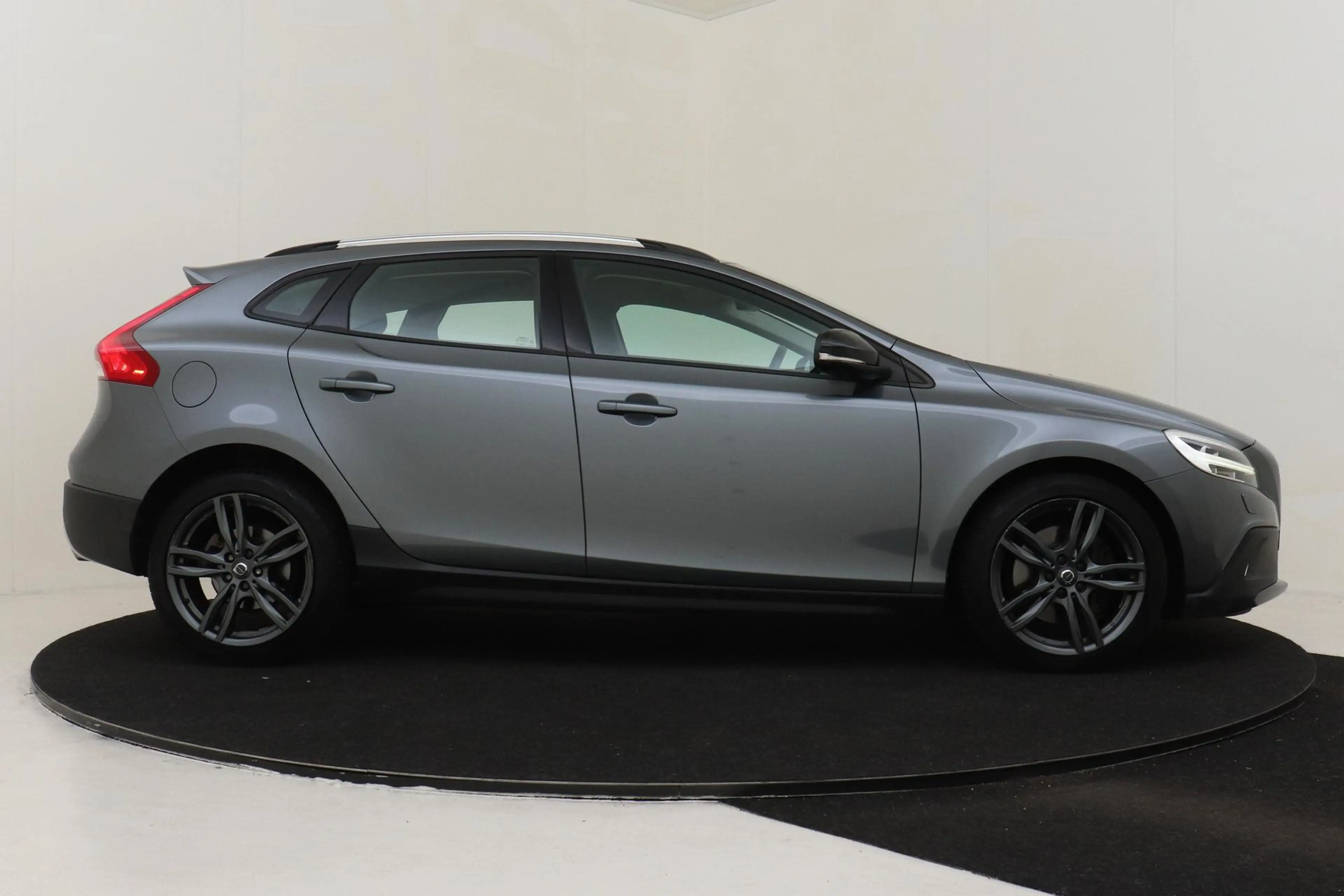Volvo V40 Cross Country T3 AUT. NORDIC+ -CRUISE|STOELVERW.|STANDKACHEL|NAV — photo 13