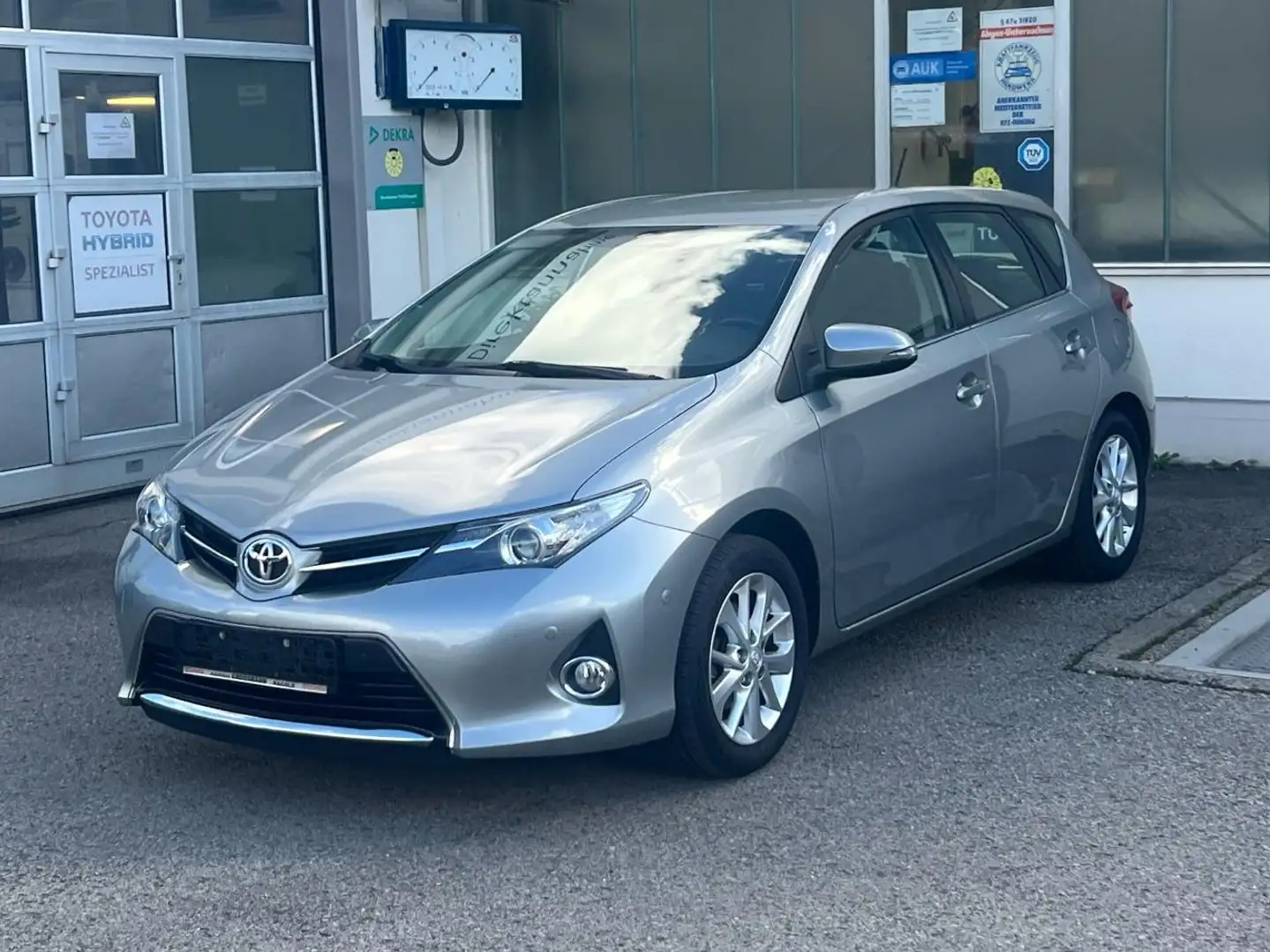 Toyota Auris Start Edition 6-Gang 1,6ltr. nur 83000 KM 1. Hand Grijs - 1