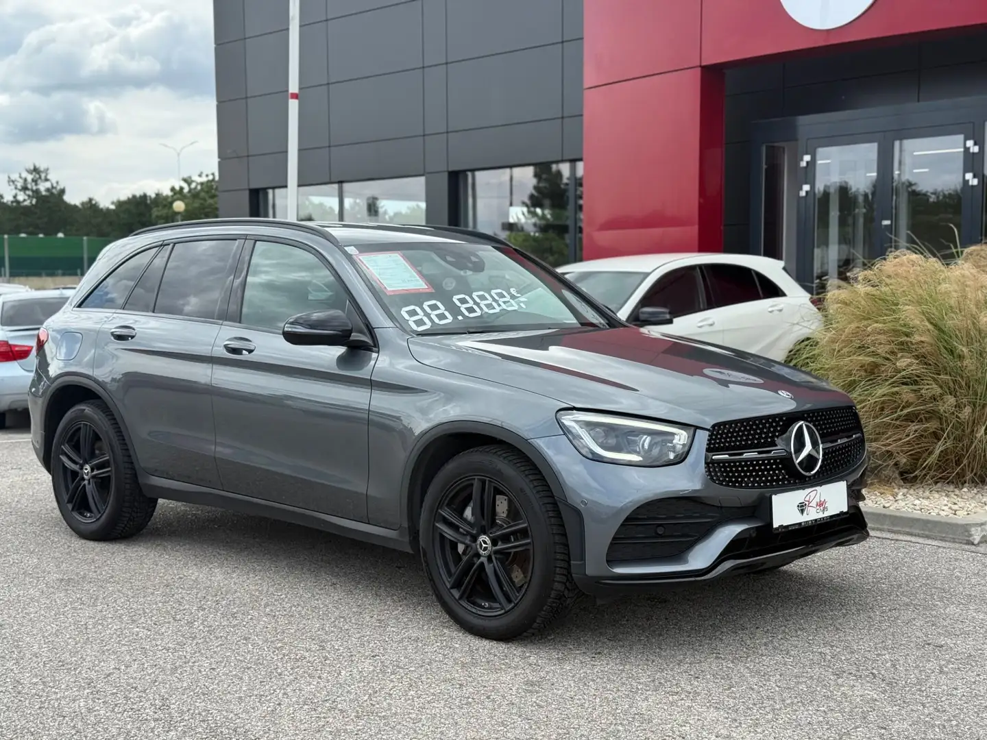 Mercedes-Benz GLC 200 d AMG 4MATIC Aut. Silber - 1