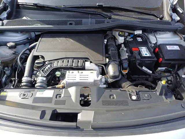 Peugeot 2008 view 5