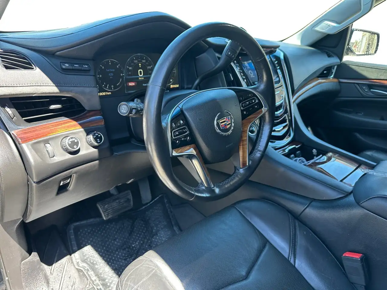Cadillac Escalade снимка Cadillac Escalade