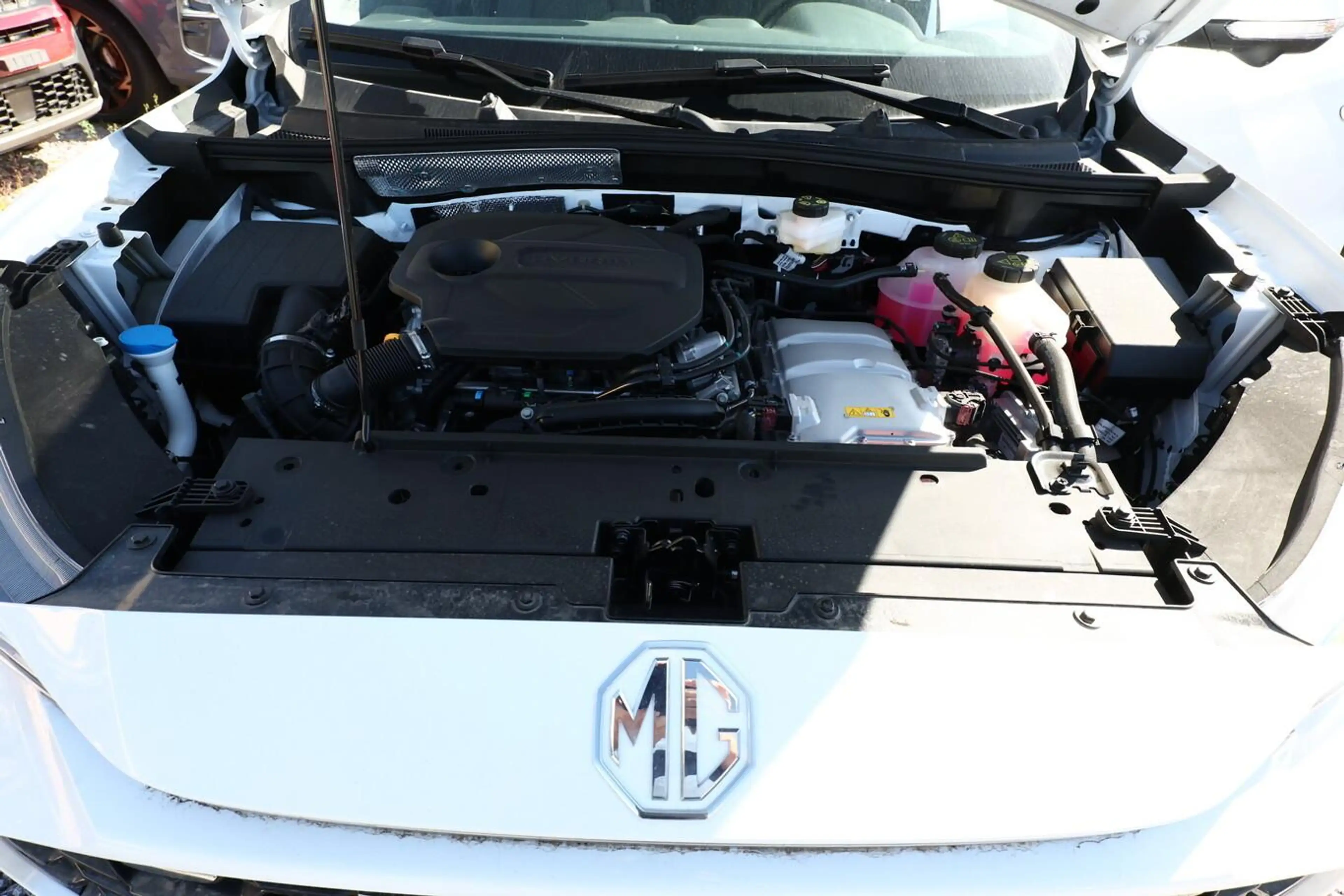 MG ZS Luxury Hybrid+ Pano ACC 360Kam Nav LED SHZ 75 k... — photo 12