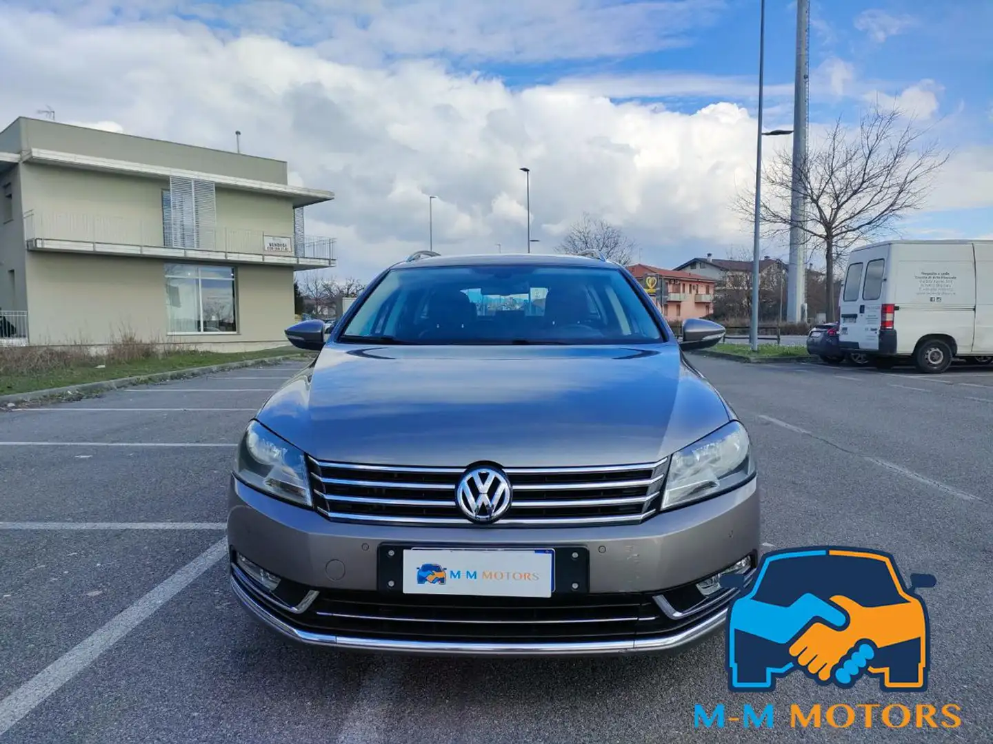 Volkswagen Passat Var. 2.0 TDI DSG Highline NEOPATENTATI Grigio - 2