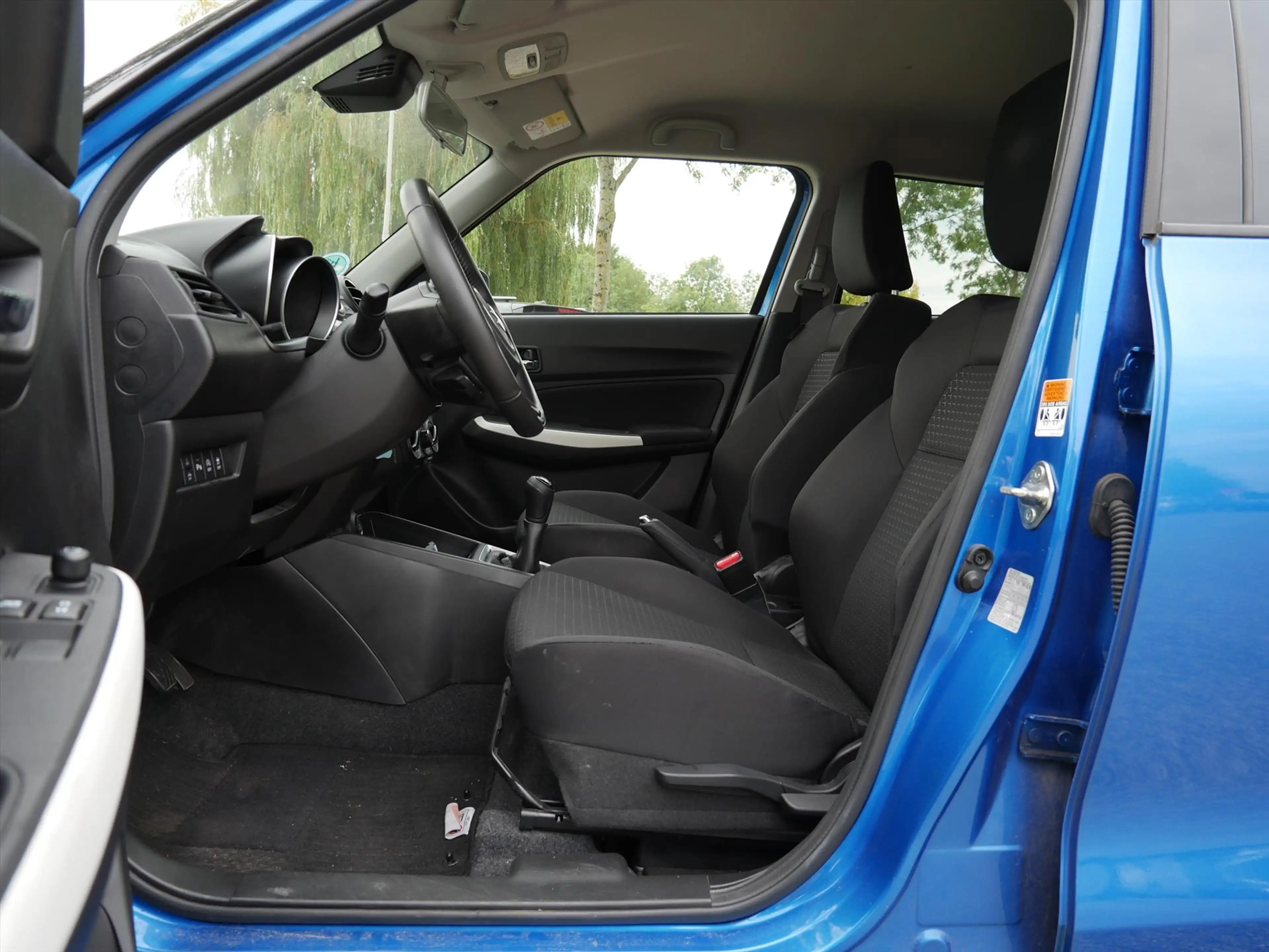 Suzuki Swift 1.2 DualJet 83pk Smart Hybrid S&S Select | Two-ton — photo 6
