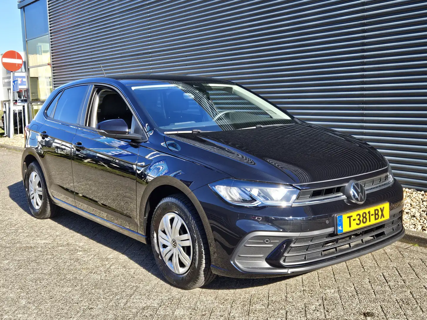 Volkswagen Polo 1.0 MPI Polo I | Stoelverwarming | Navigatie via A Zwart - 2