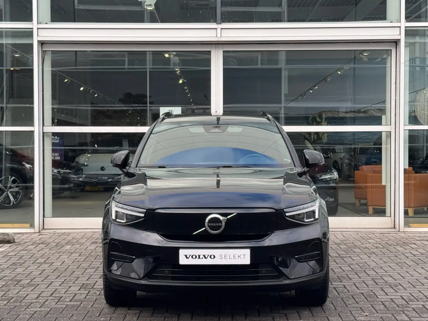 Volvo XC40 Recharge Plus 70KWh| Trekhaak | Stuur+Stoel.verw| Nero - 2