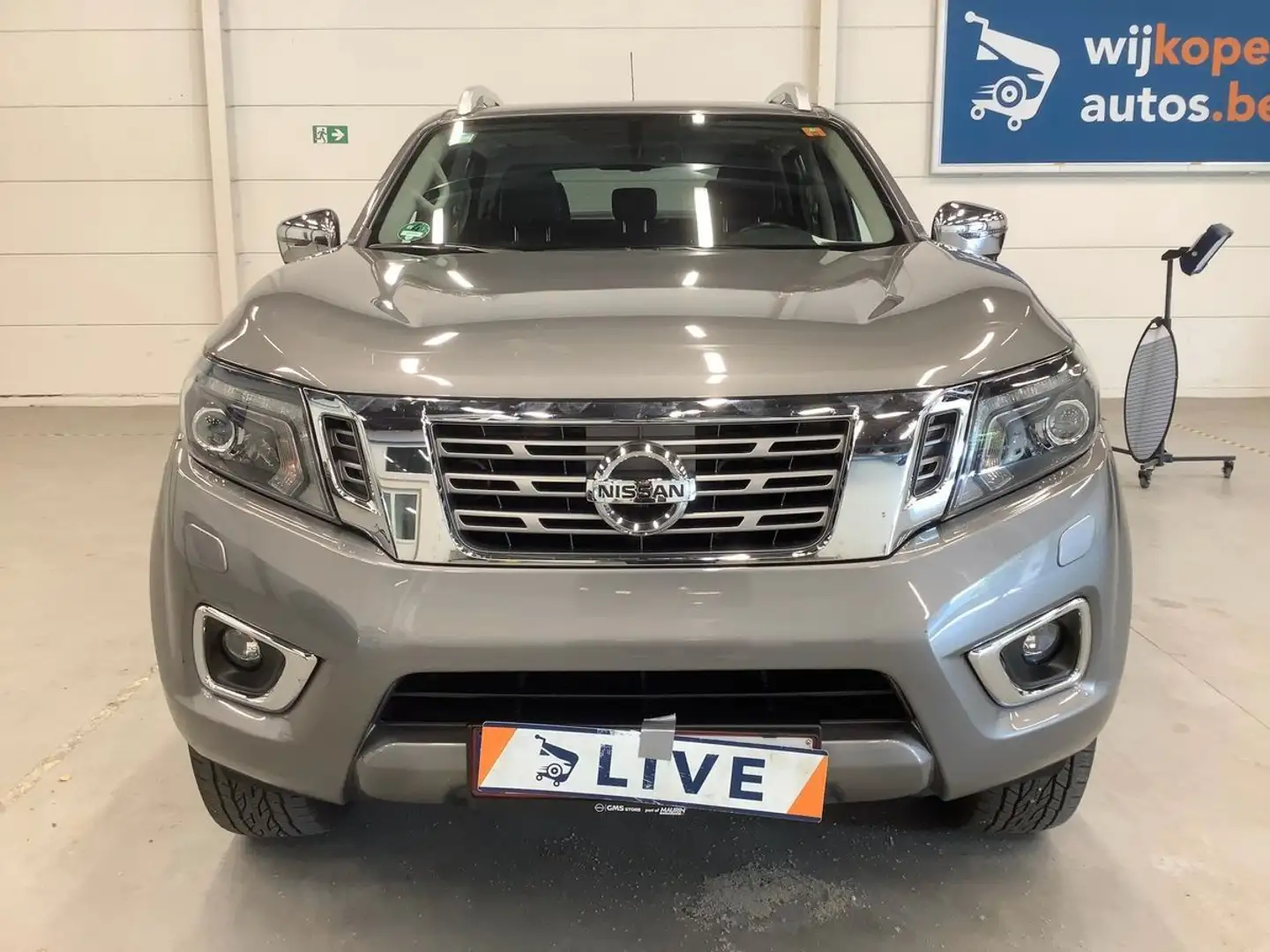 Nissan Navara NP300 N-Guard D-Cab 4x4 AHK*SHZ*NAV*19%* Grau - 2