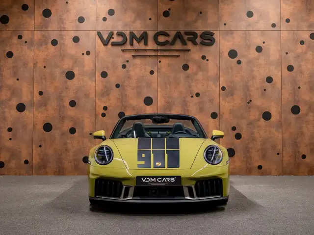 Porsche 992 view 8