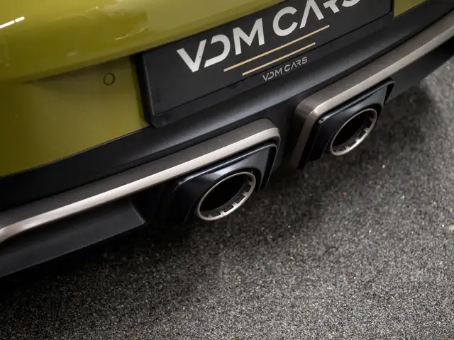 Porsche 992 view 14