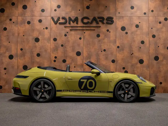 Porsche 992 view 6