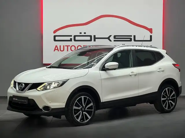 2014 Nissan Qashqai in White for sale