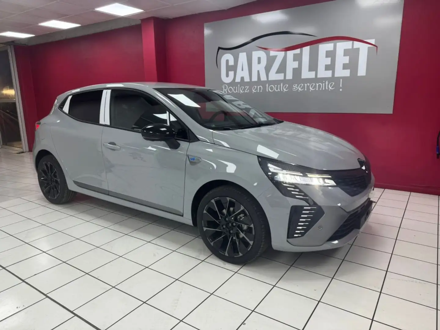 Renault Clio 1.5 DCI 115cv ALPINE NEUVE GARANTIE 2 ANS /EXPORT ALGERIE 16990 HT Gris - 1