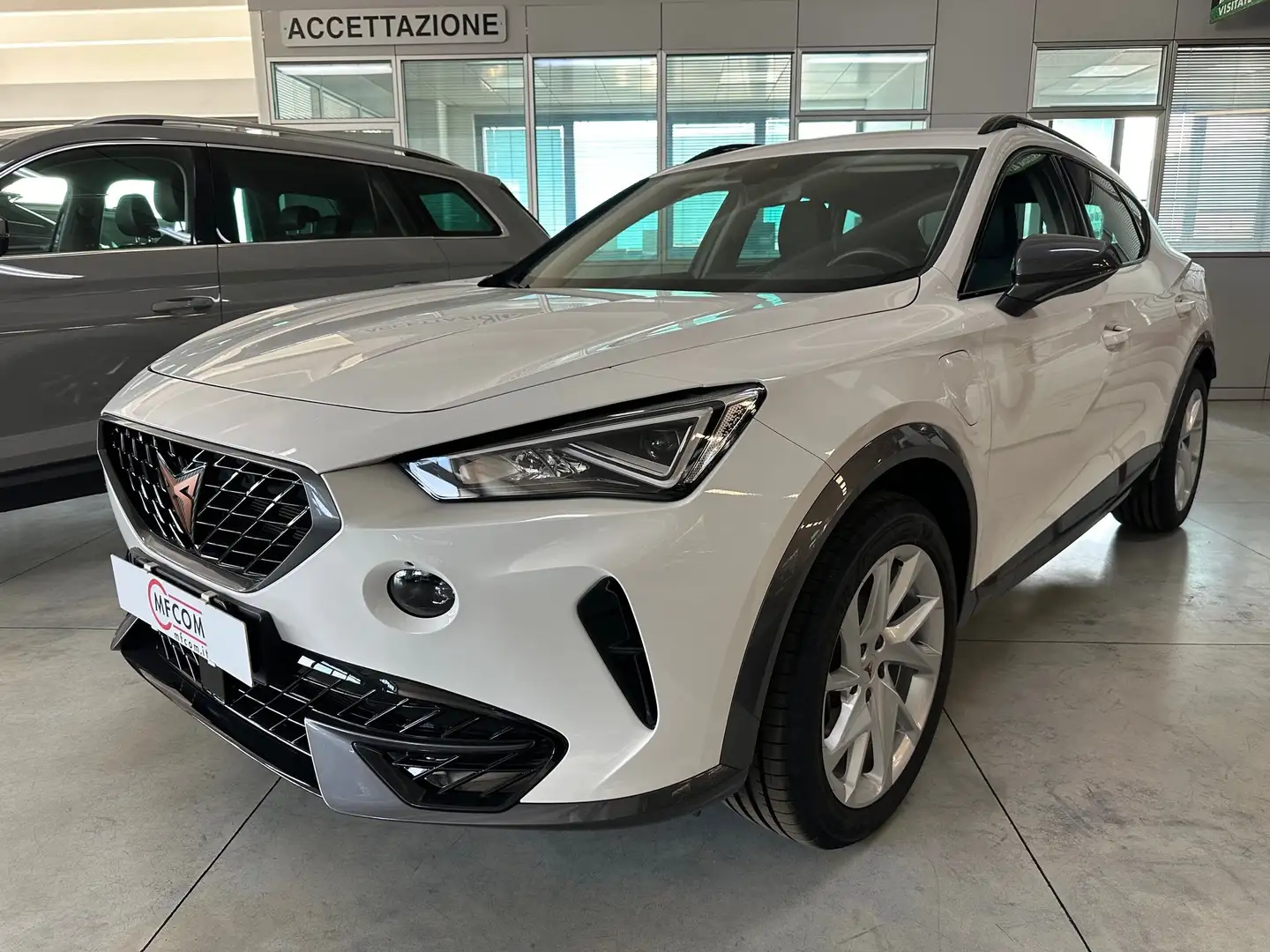 CUPRA Formentor 1.4 e-hybrid Priority 204cv dsg Blanc - 1