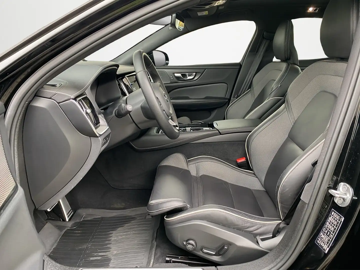 Volvo S60 T8 Twin Engine (E6d) Plus Dark Recharge LED Noir - 2