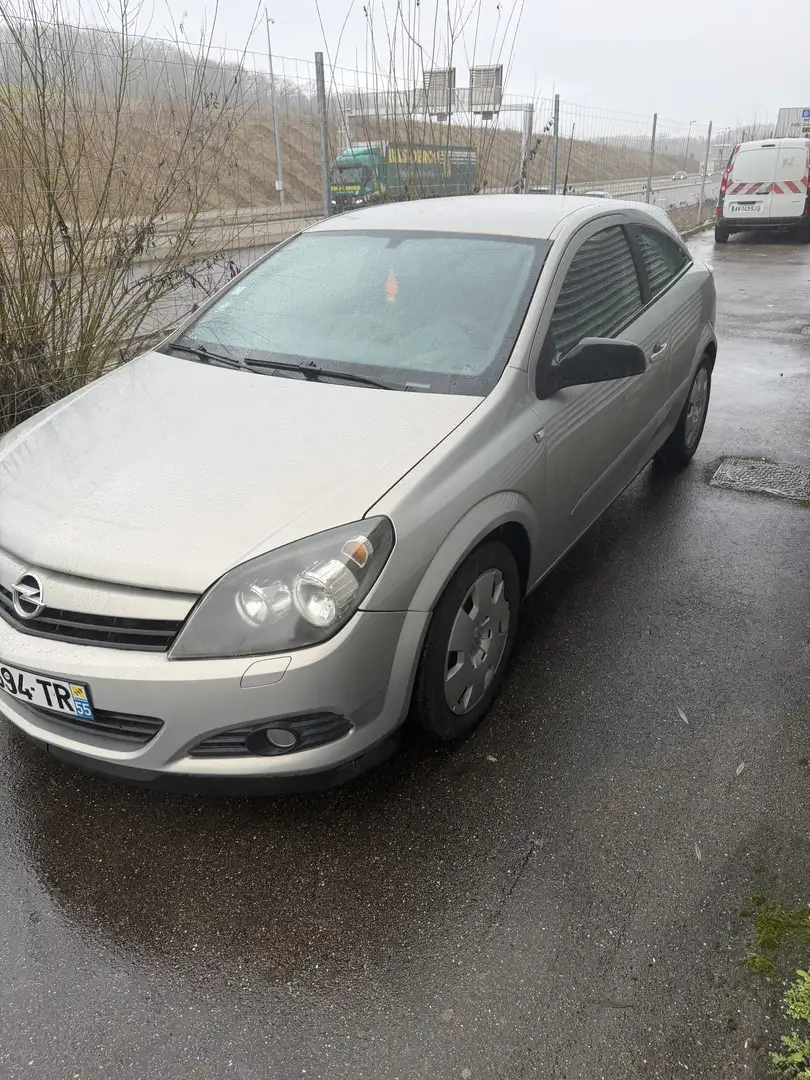 Opel Astra GTC 1.9 CDTI - 120 Cosmo - 2