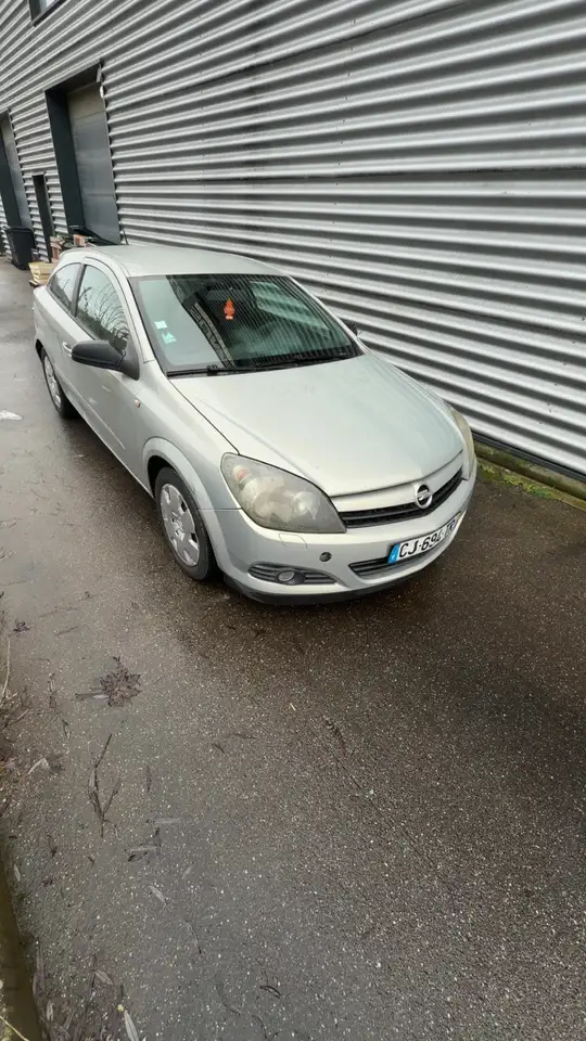 Opel Astra GTC 1.9 CDTI - 120 Cosmo