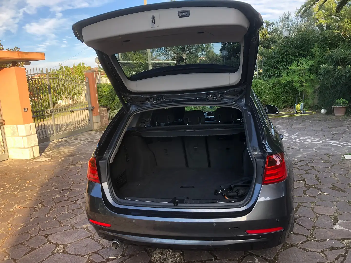 BMW 316 Serie 3 F31 2012 Touring 316d Touring Business aut Grigio - 1