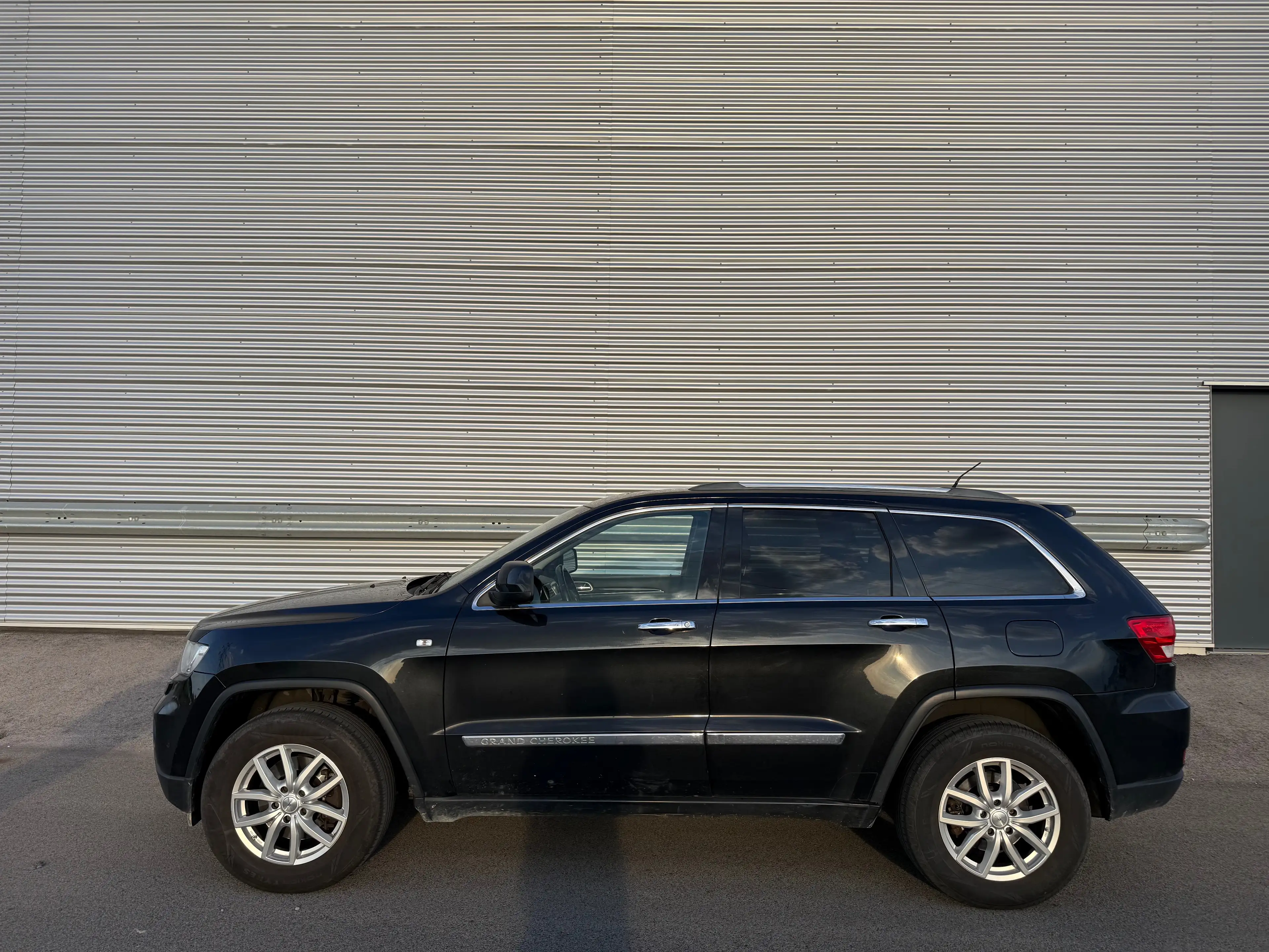 Jeep Grand Cherokee 3,0 Overland CRD ID:68 — photo 4