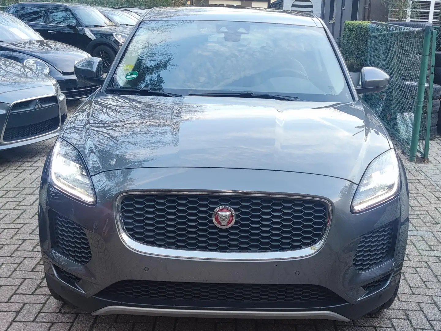 Jaguar E-Pace E-Pace D150 AWD Aut. SE  FULL OPTION / NIEUWSTAAT Grey - 2