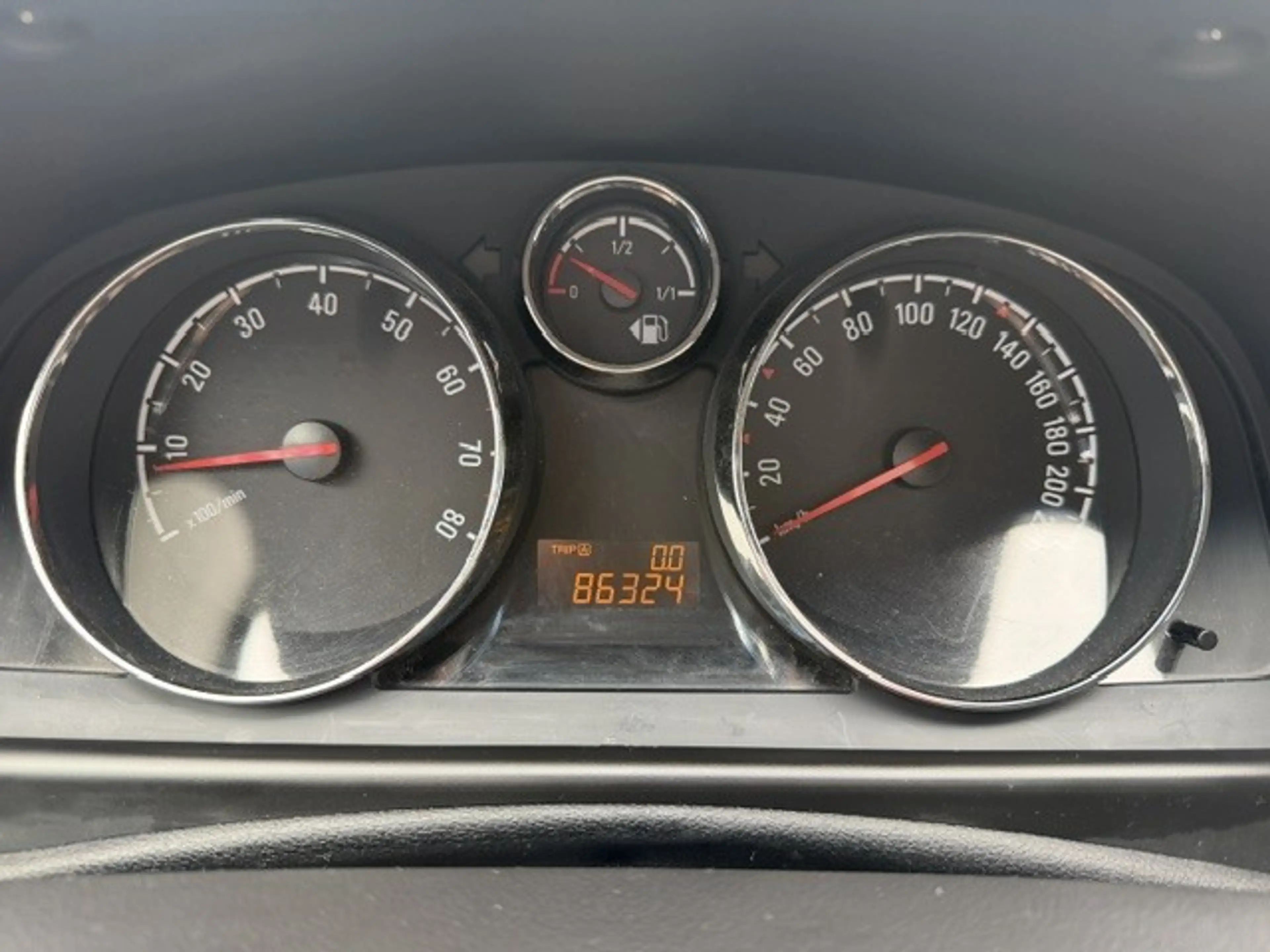 Opel Antara 2.4 Design Edition aus1.Hand+AHK+Winterreifen — photo 14