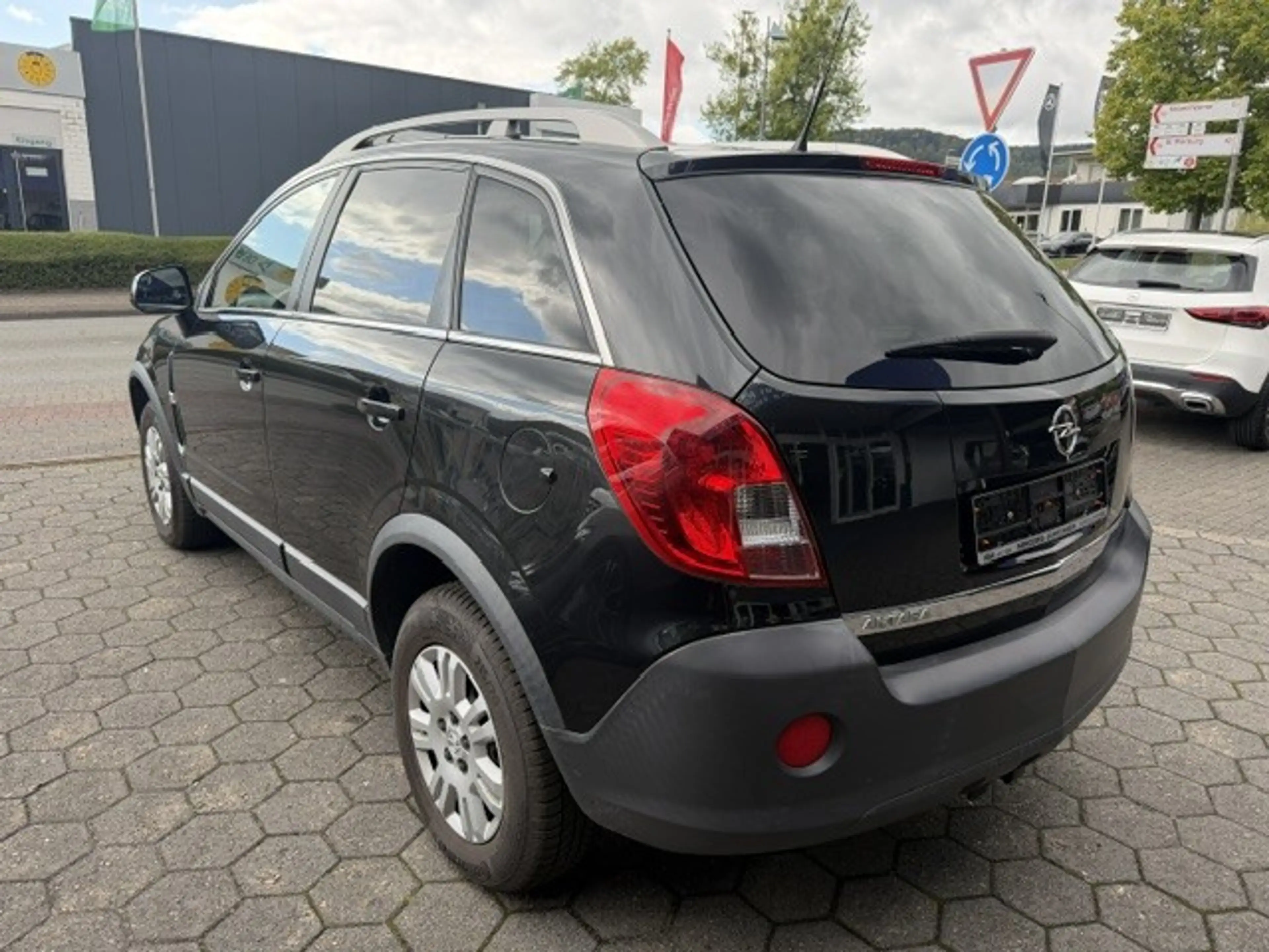 Opel Antara 2.4 Design Edition aus1.Hand+AHK+Winterreifen — photo 5