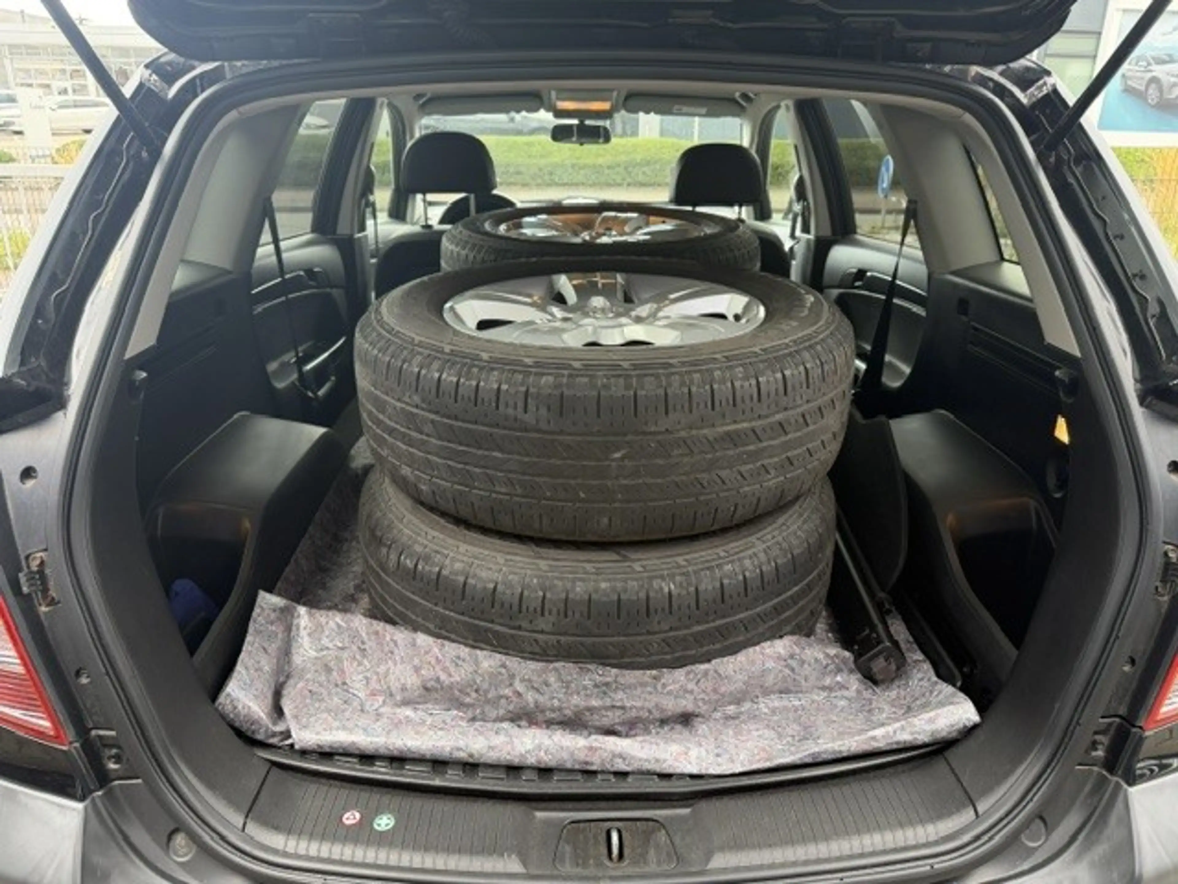 Opel Antara 2.4 Design Edition aus1.Hand+AHK+Winterreifen — photo 9