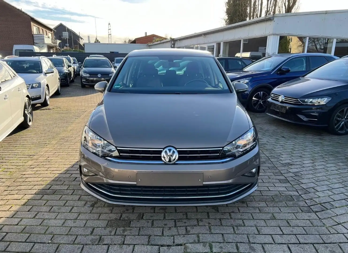 Volkswagen Golf Sportsvan 1.0 TSI 81kW DSG JOIN Золотий - 1