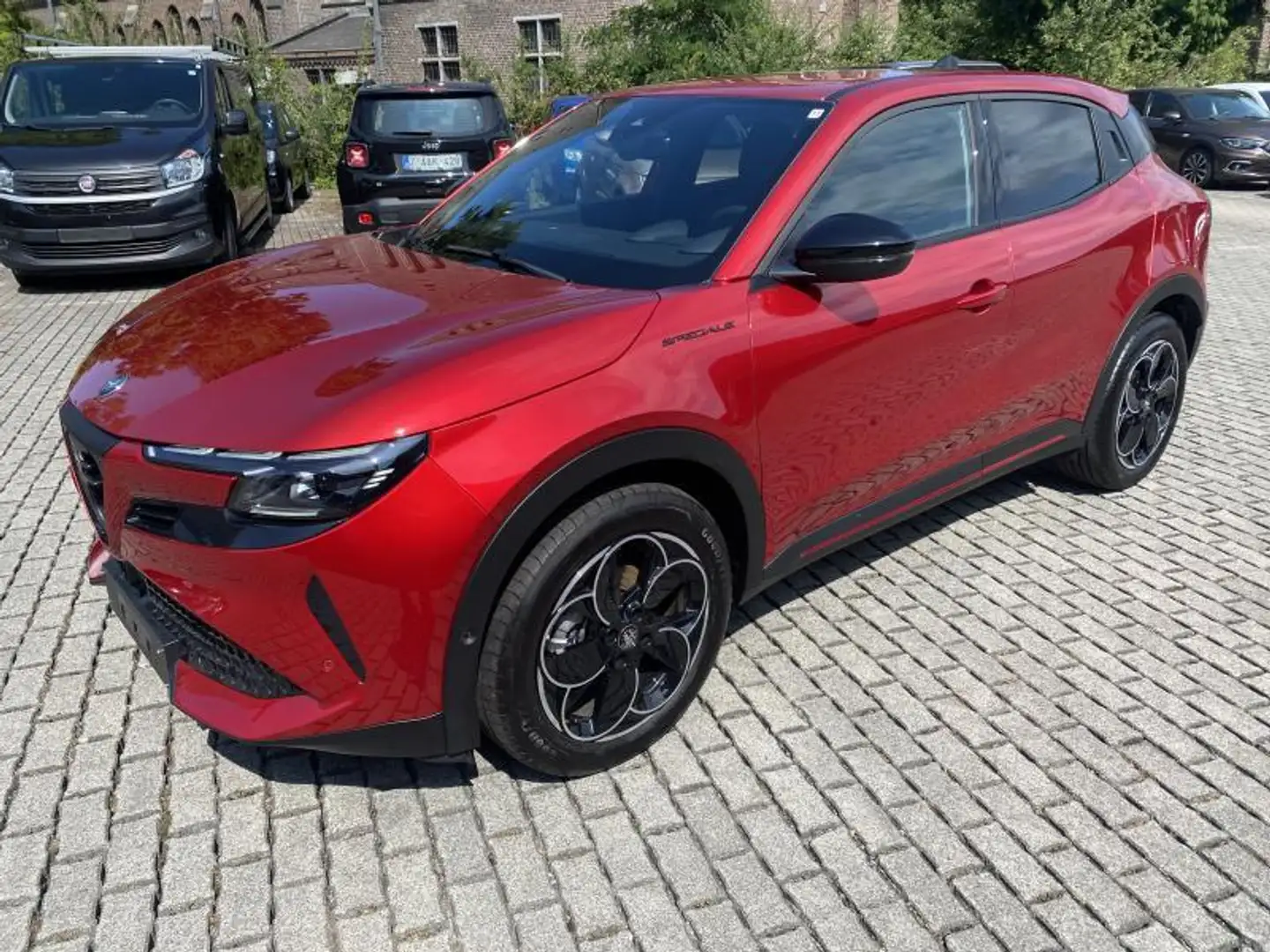 Alfa Romeo Junior Speciale BEV 54kWh Rouge - 1