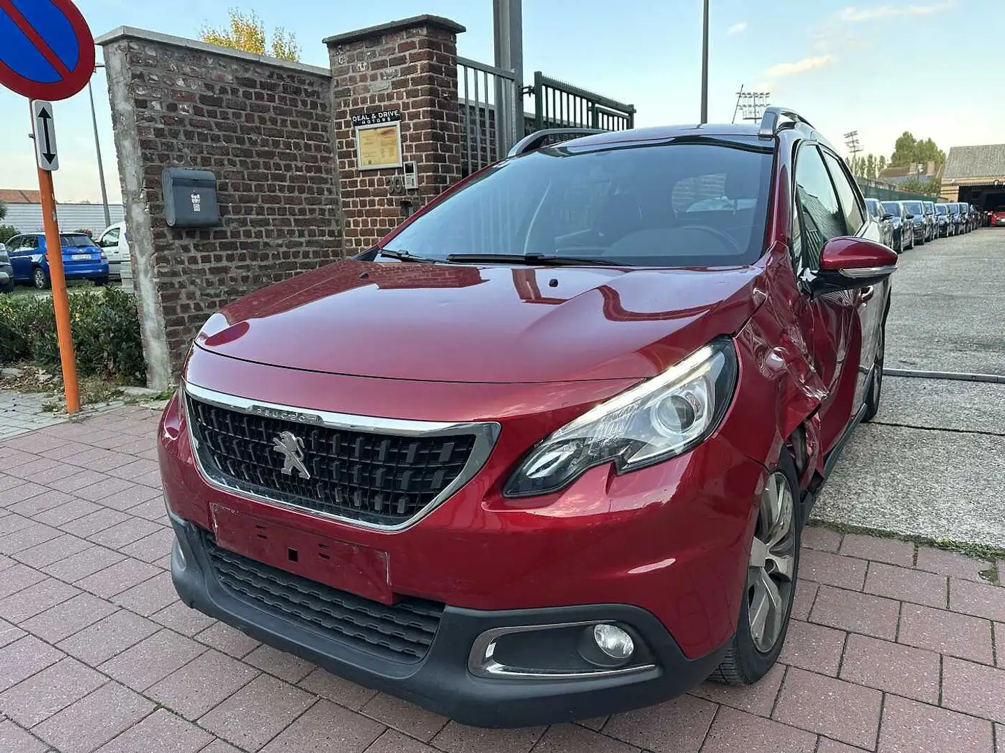Peugeot 2008 1.2 I MET 92DKM HANDELAARS & EXPORT Rouge - 1