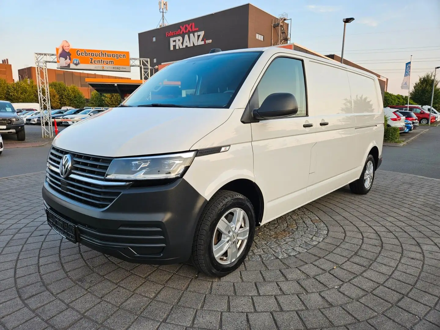 Volkswagen T6 Transporter T6 2.0 TDI *AUTOMATIK*NEUES MOD*LANG*LED*1.HAND* Weiß - 1
