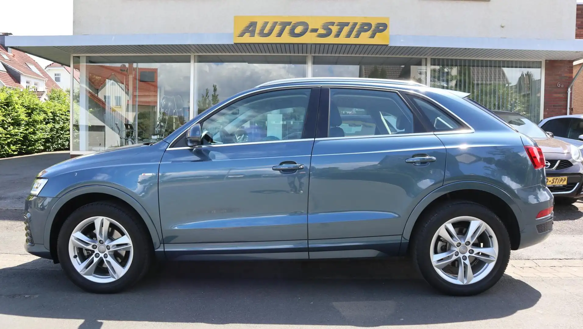 Audi Q3 2.0TFSI sport quattro NAV KEYLESS XENON SITZH Blau - 2