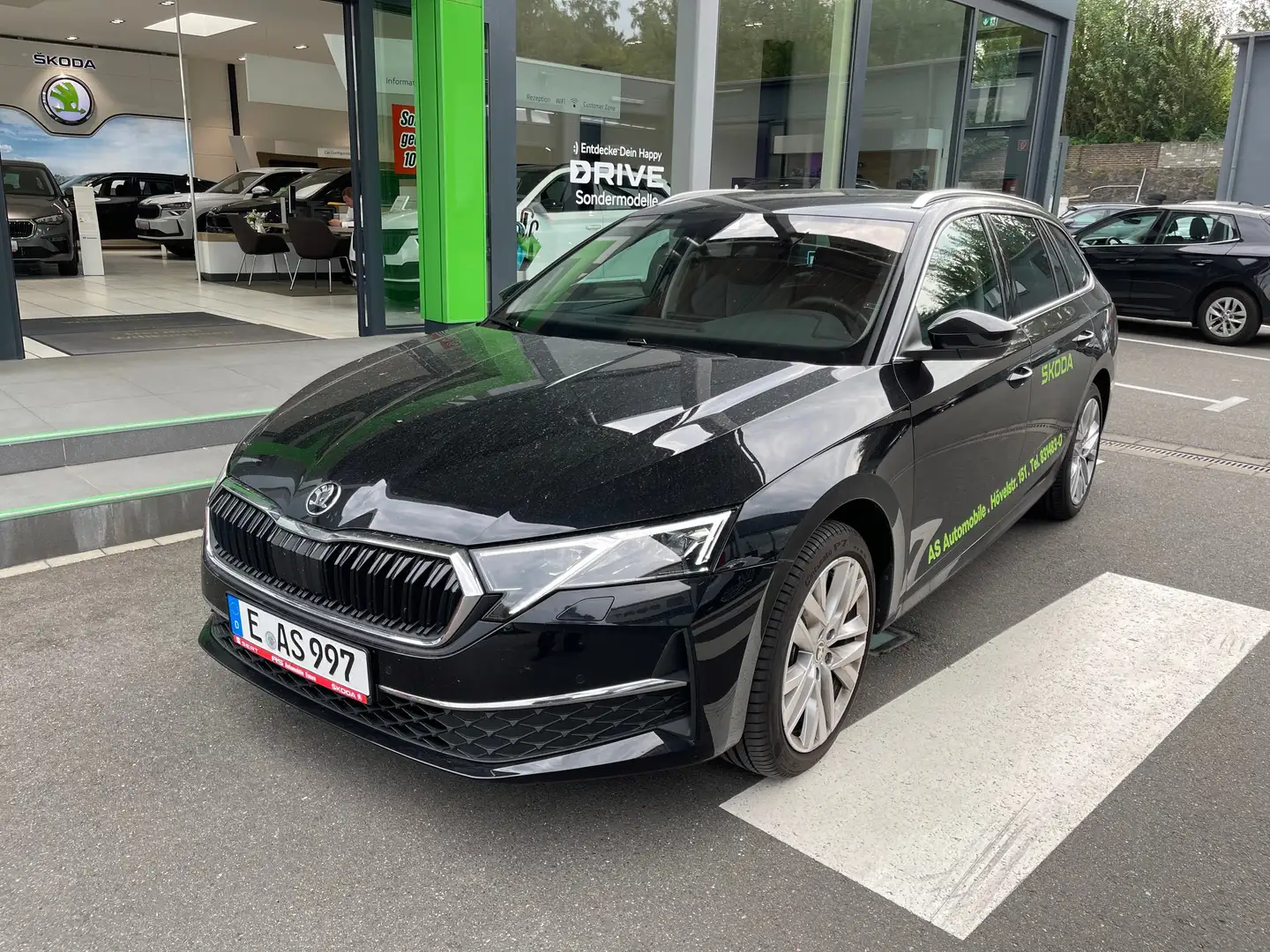 Skoda Octavia Combi 1.5 TSI mHEV DSG Exclusive Schwarz - 1