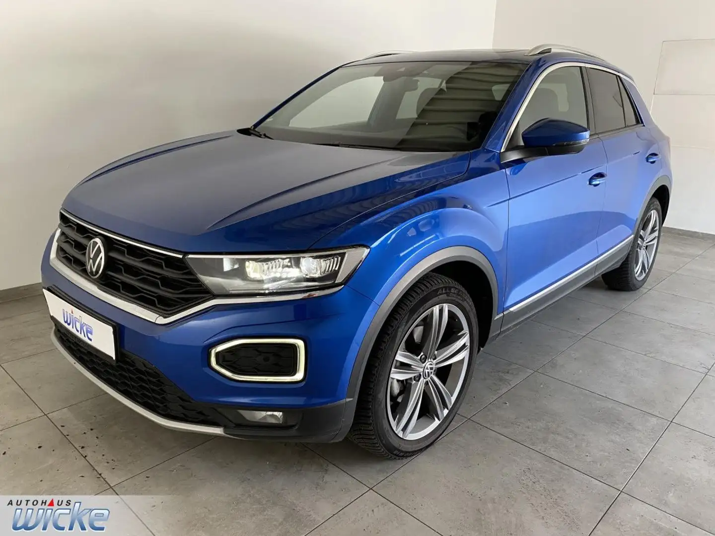 Volkswagen T-Roc 1.5 TSI DSG Sport NAVI KLIMA AHK LED PANO Blauw - 2