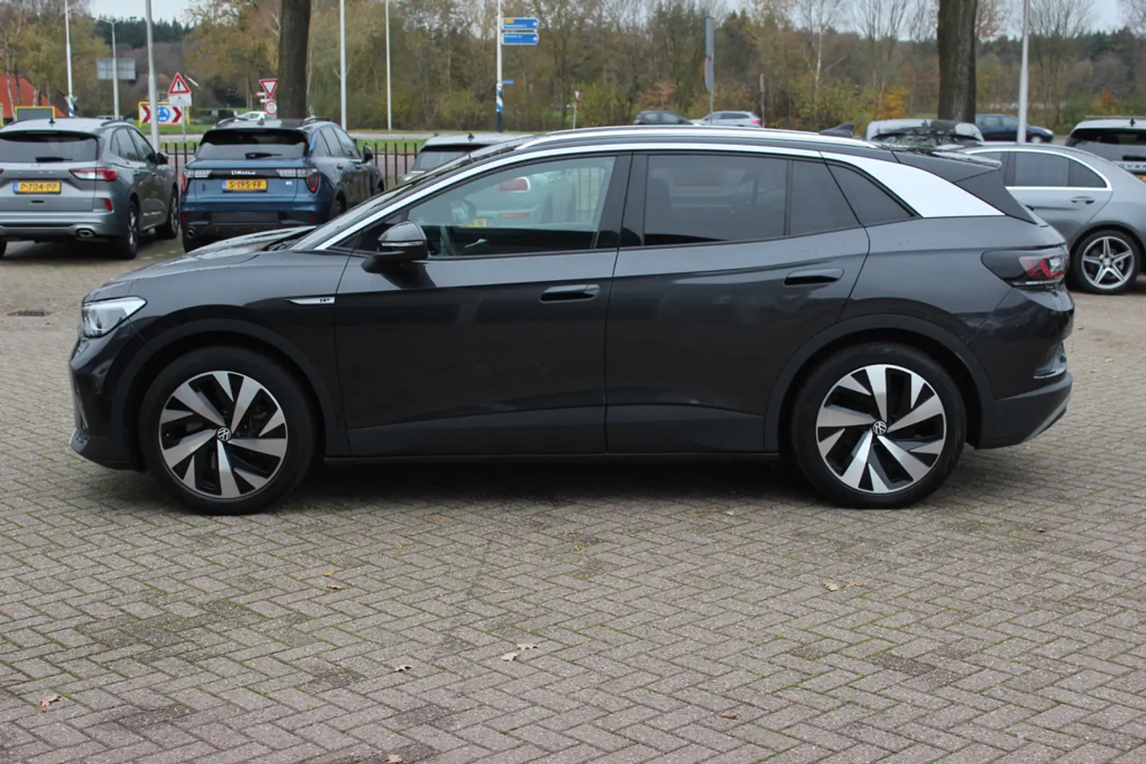 Volkswagen ID.4 First 77 kWh / Camera / Apple CarPlay / DAB / 20'' Grijs - 1