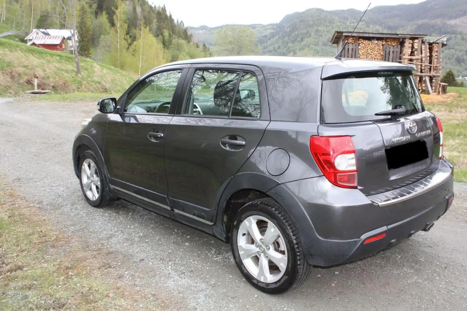 Toyota Urban Cruiser 1.4 D-4D 4x4 Trek Grau - 2