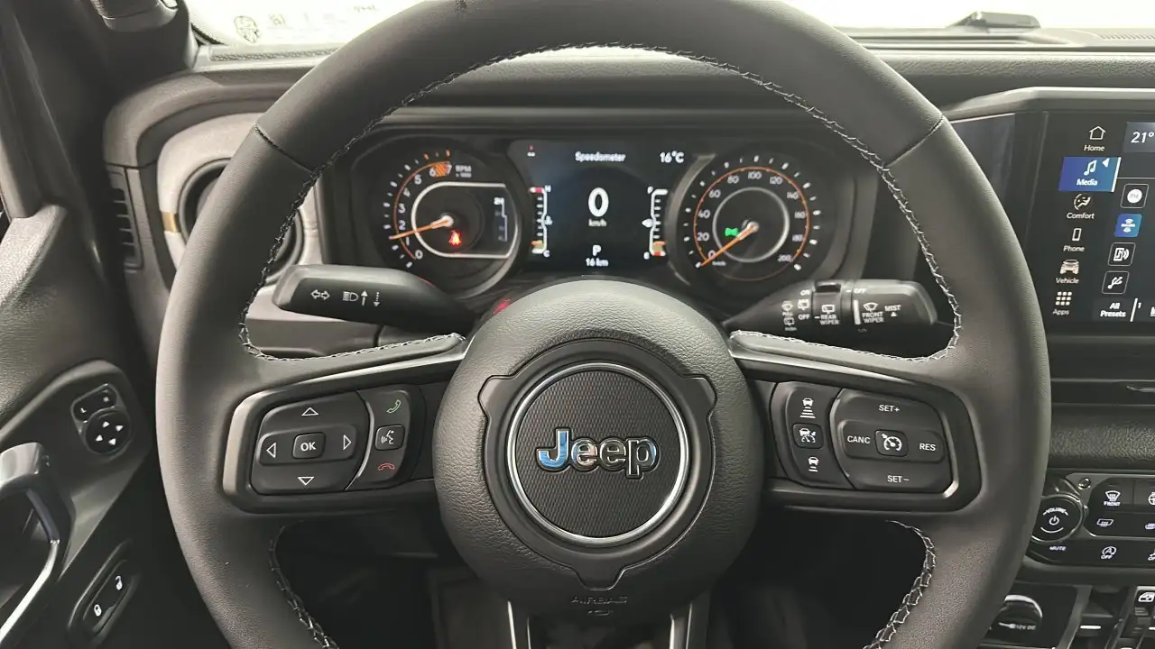 Jeep Wrangler снимка Jeep Wrangler