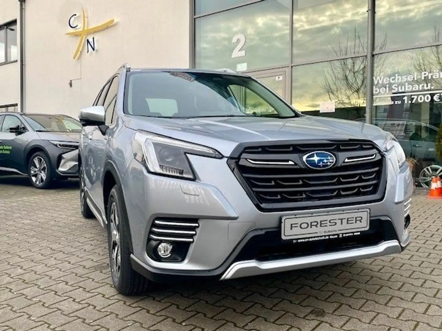 Subaru Forester 2.0ie Active Lineartronic Silber - 1
