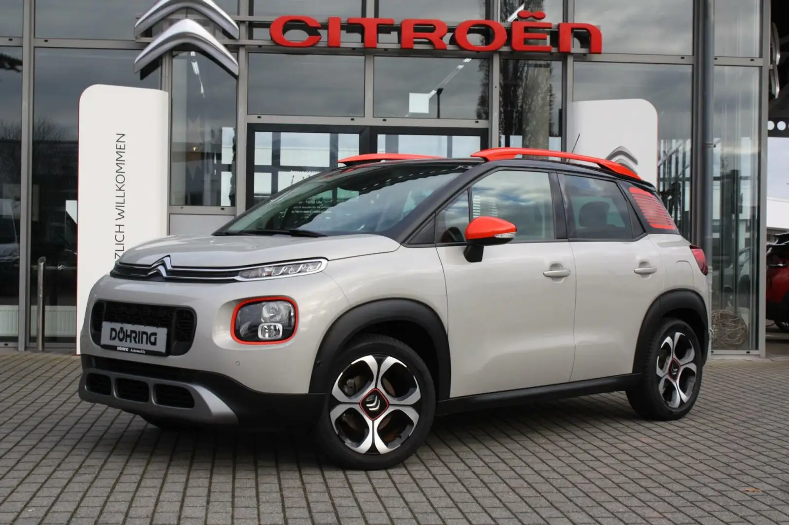 Citroen C3 Aircross C3 Aircross 1.2PureTech 110PS Automatik Shine SHZ Grijs - 2