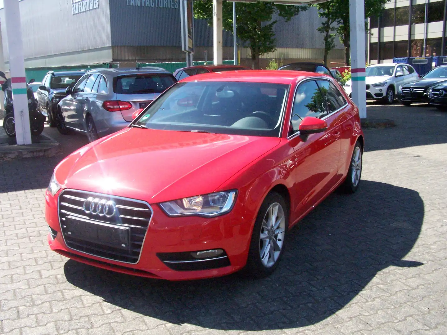 Audi A3 attraction Rot - 2