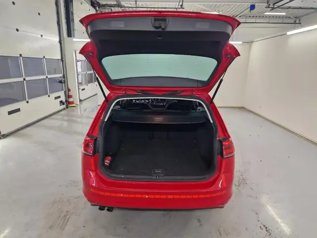 Volkswagen Golf view 11