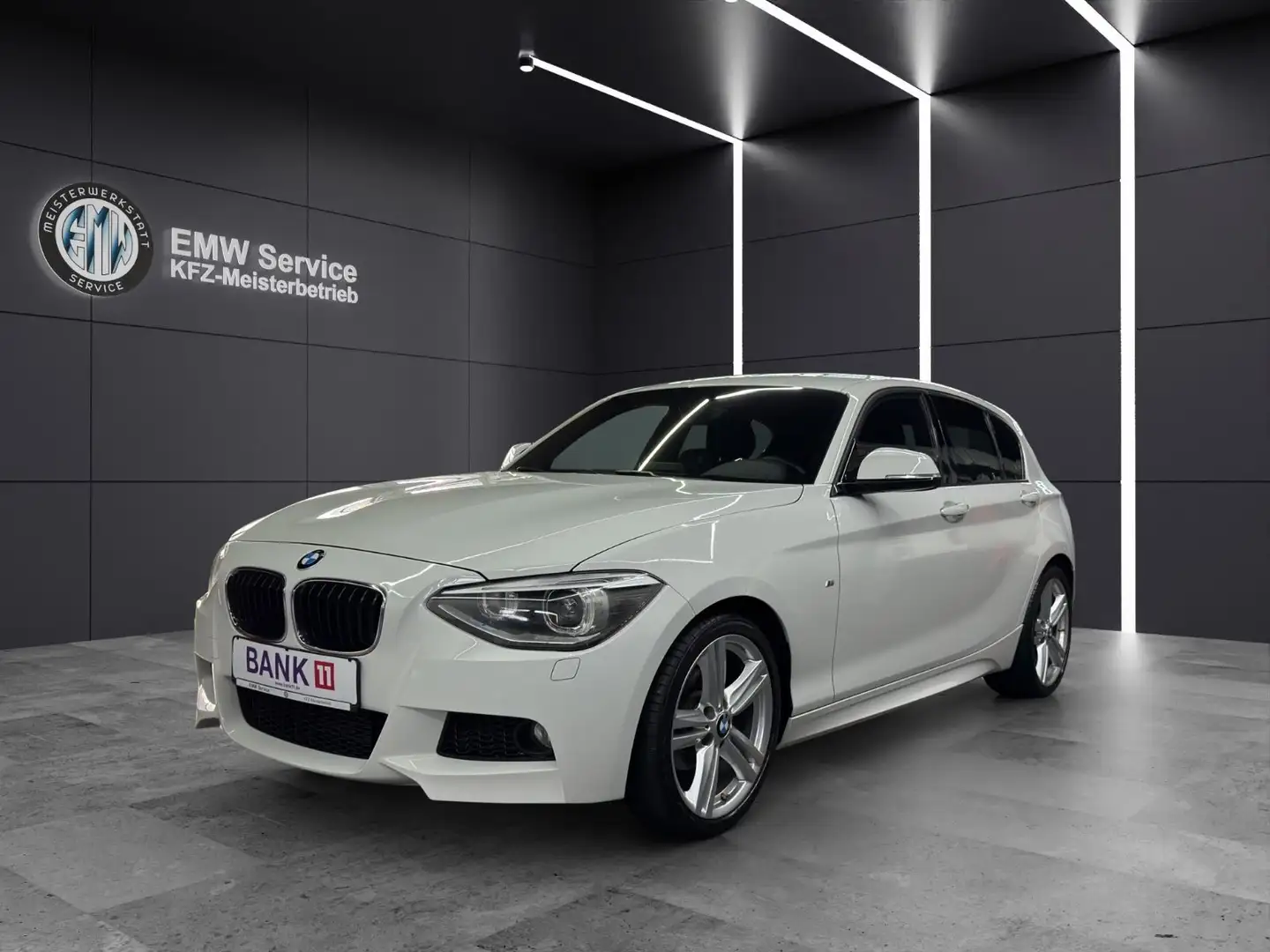 BMW 116 i F20 M-Sport AHK* PDC Unfallfrei Weiß - 1