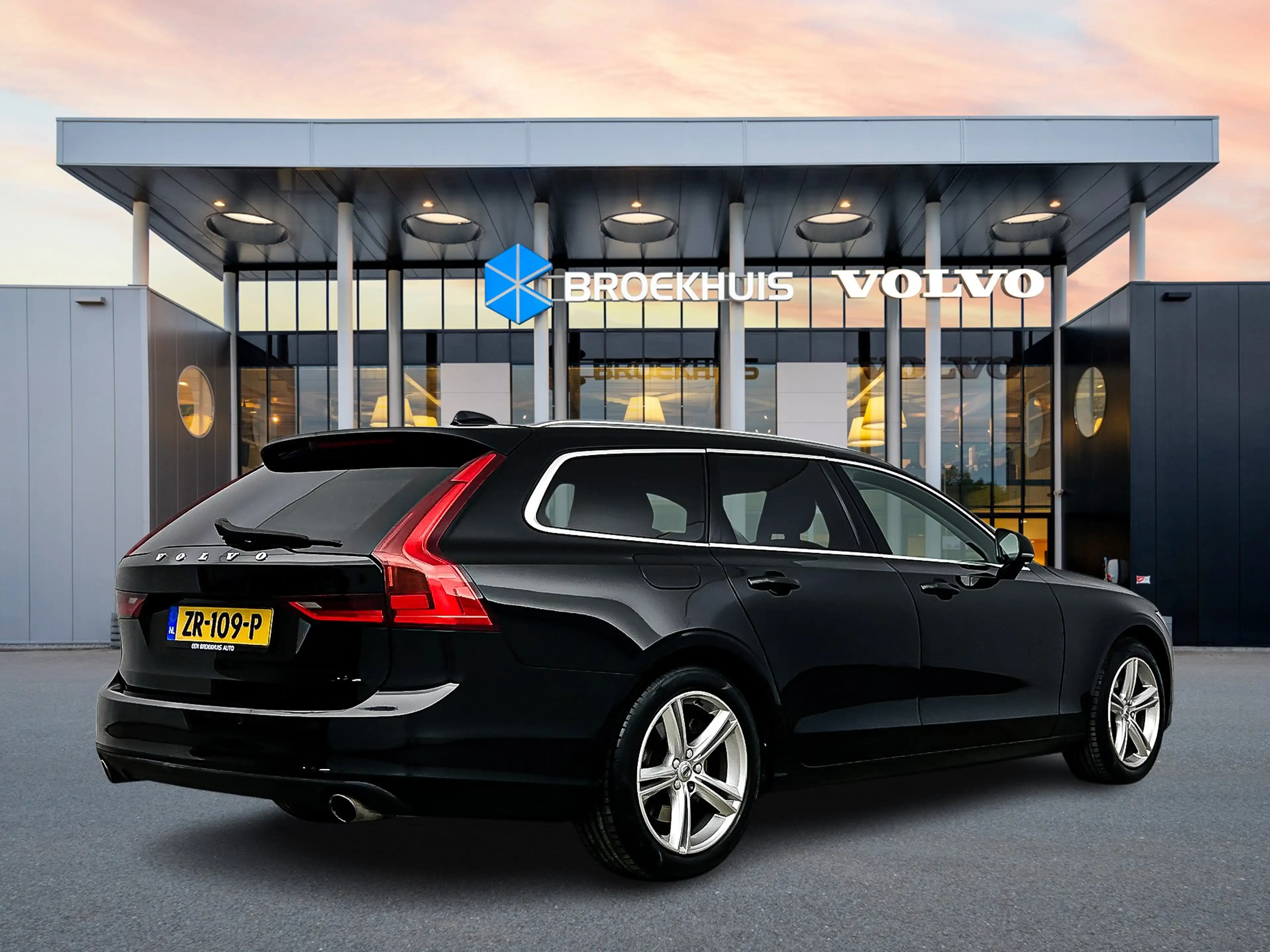 Volvo V90 T5 Momentum | 18" | Elektr. Trekhaak | Keyless | E — photo 3
