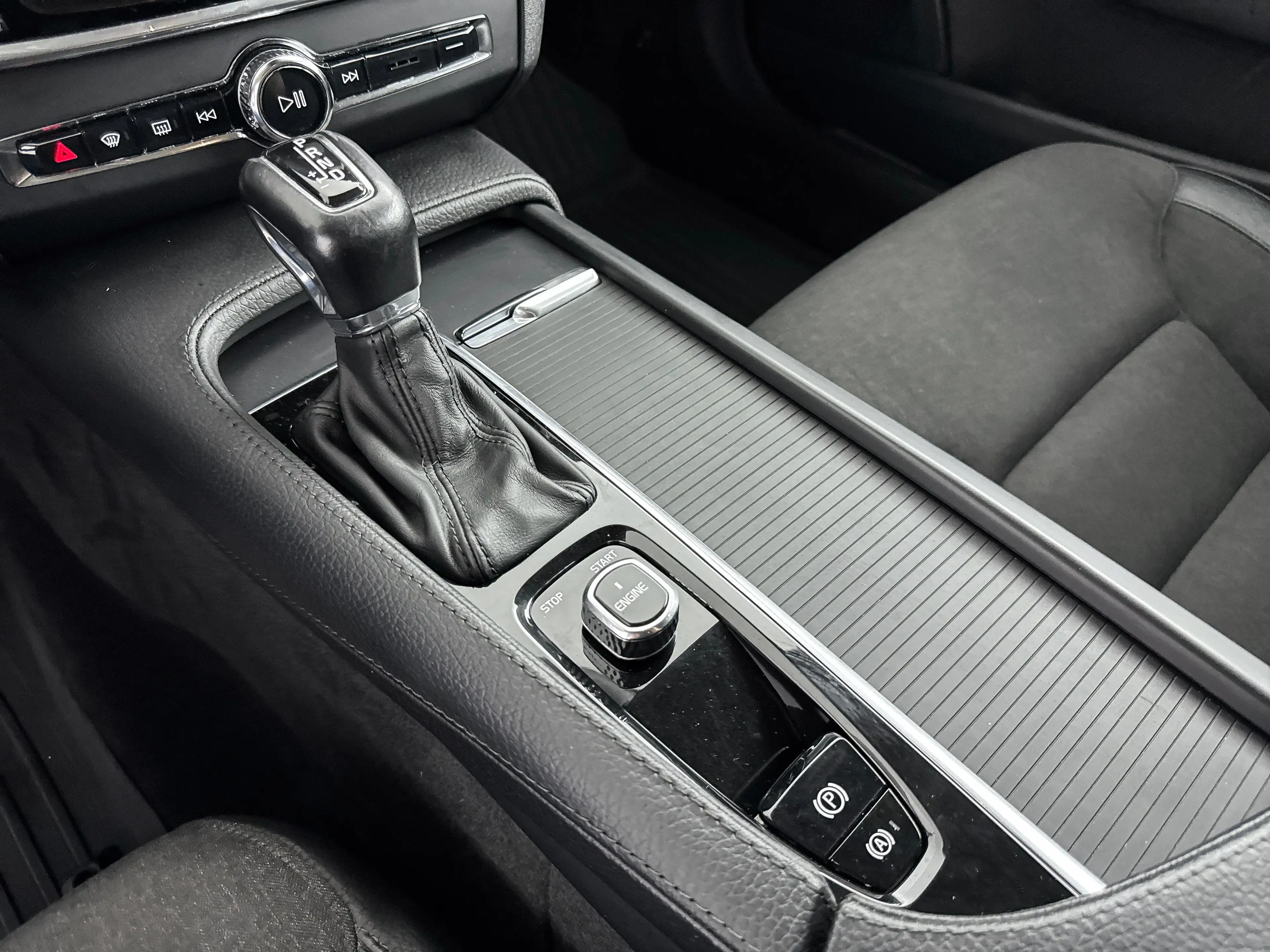 Volvo V90 T5 Momentum | 18" | Elektr. Trekhaak | Keyless | E — photo 26