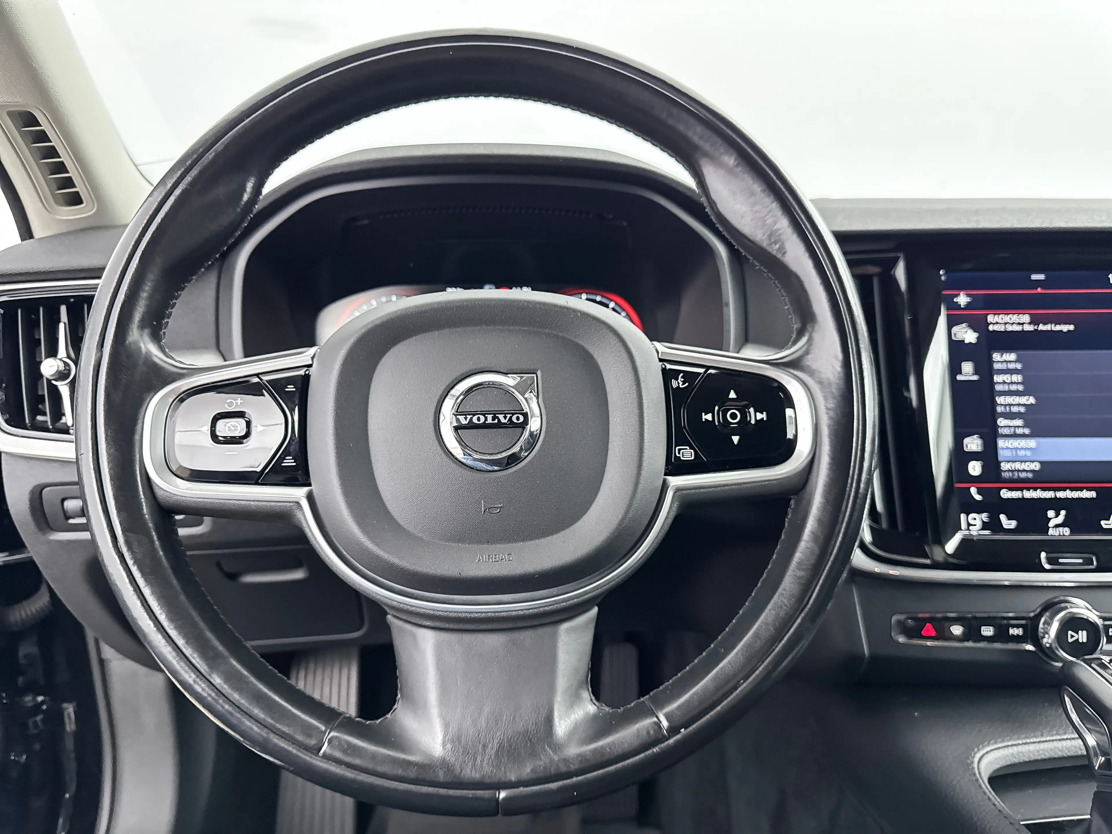 Volvo V90 T5 Momentum | 18" | Elektr. Trekhaak | Keyless | E — photo 9