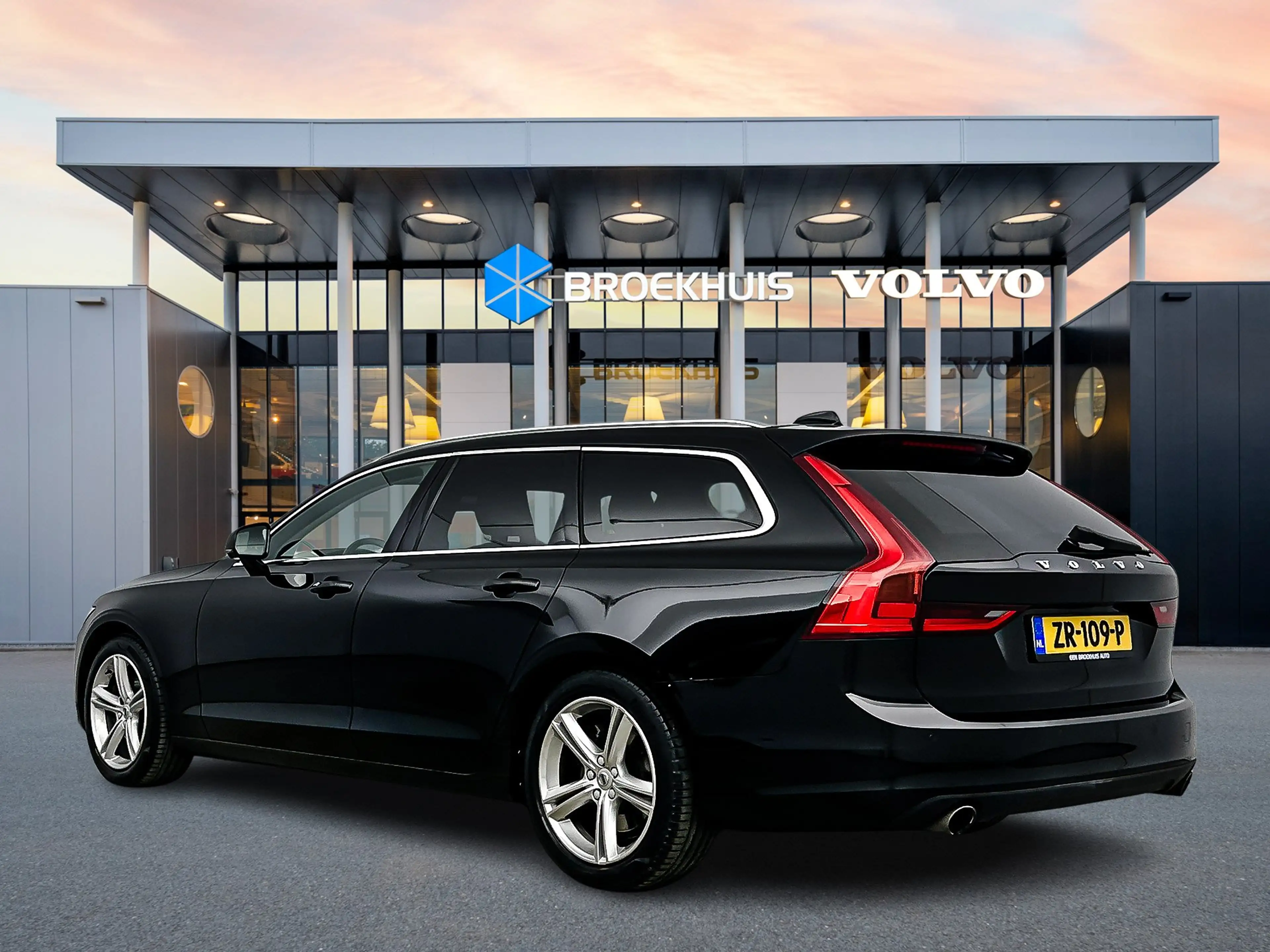 Volvo V90 T5 Momentum | 18" | Elektr. Trekhaak | Keyless | E — photo 4